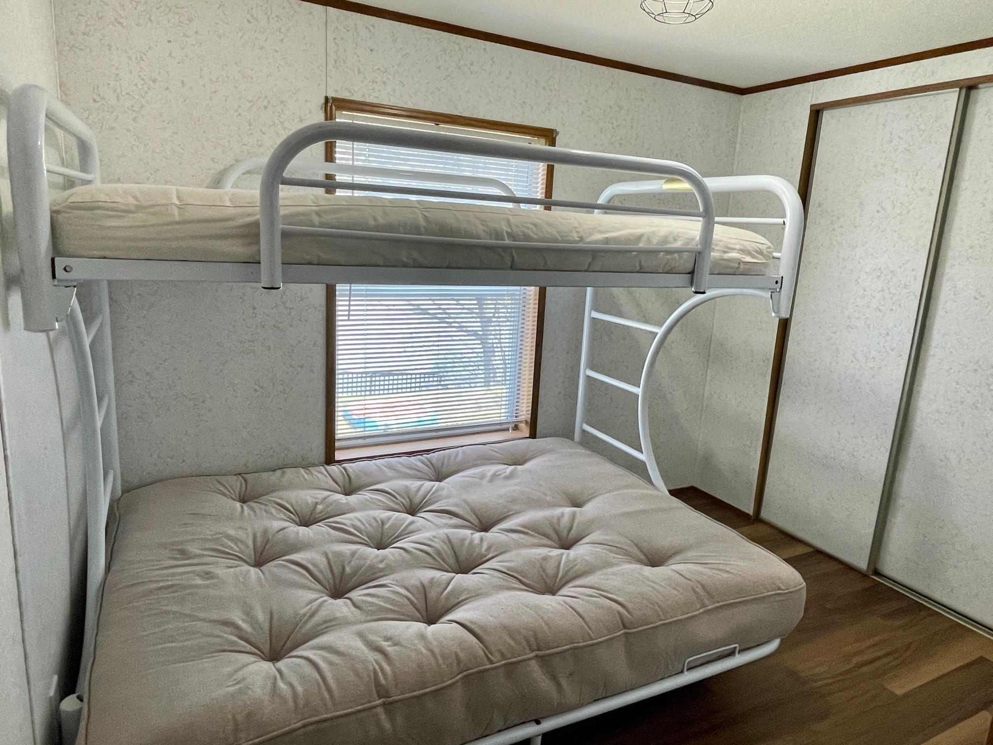 10-Bedroom 2.jpg