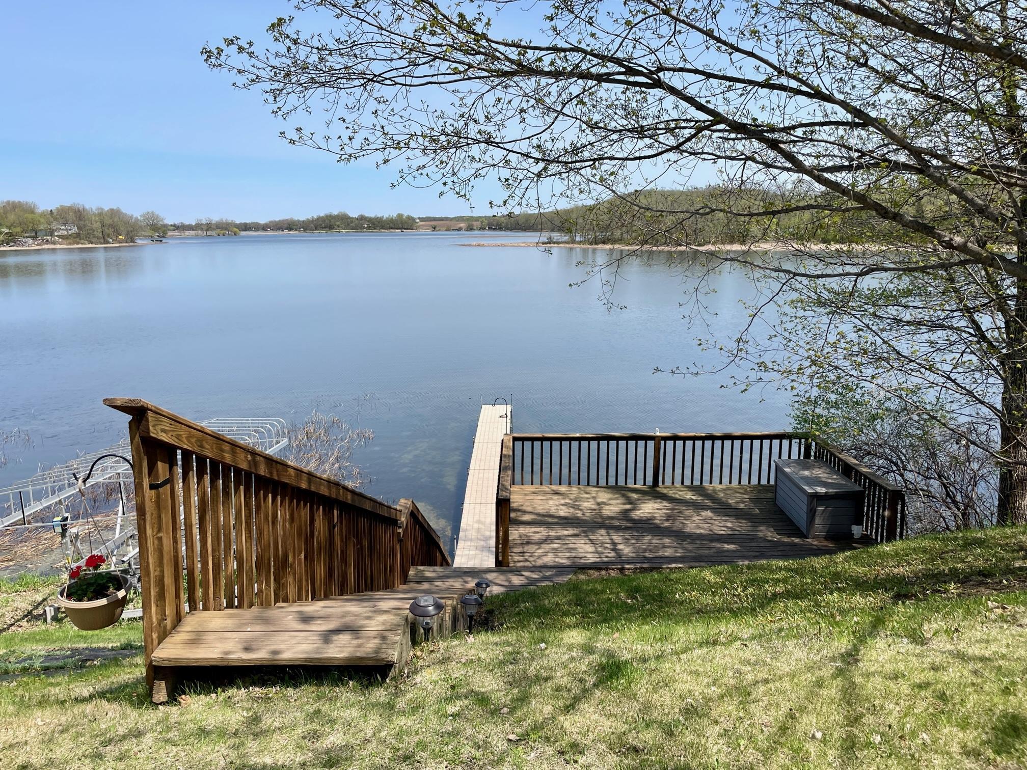 3-Lakeside deck - your relaxation station (2).jpg