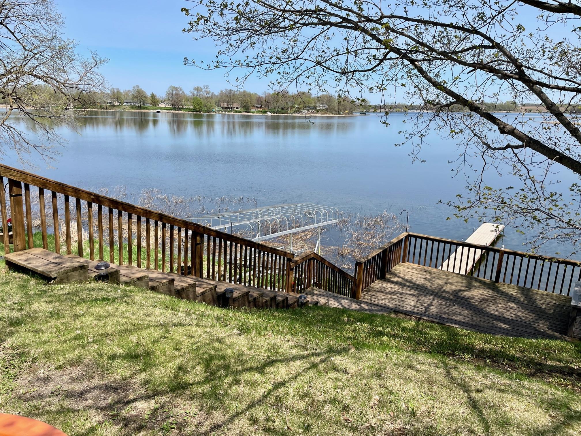 3-Lakeside deck - your relaxation station (3).jpg