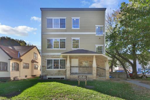 1716 Rollins Avenue SE, Minneapolis, MN 55414