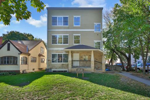 1716 Rollins Avenue SE, Minneapolis, MN 55414