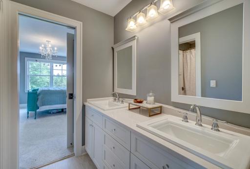 11 Crescent Lane, Saint Paul, MN 55127