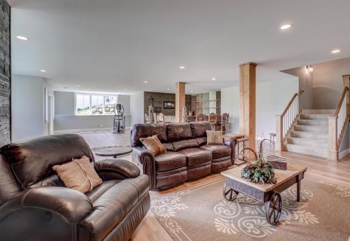 11 Crescent Lane, Saint Paul, MN 55127