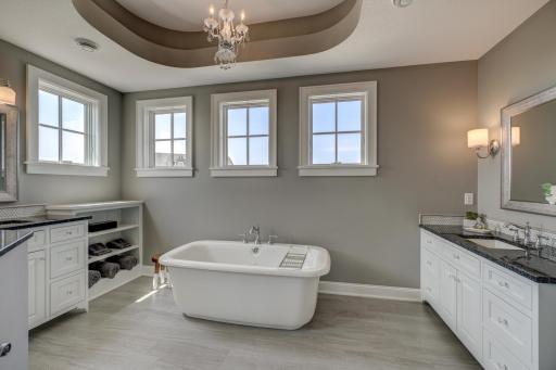 11 Crescent Lane, Saint Paul, MN 55127