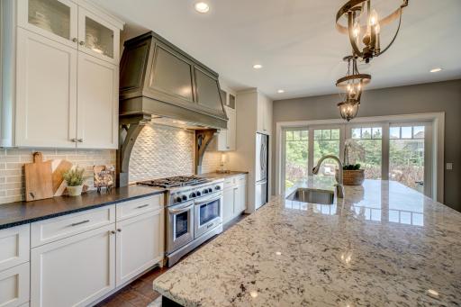 11 Crescent Lane, Saint Paul, MN 55127