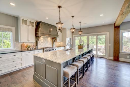 11 Crescent Lane, Saint Paul, MN 55127