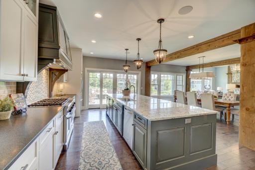 11 Crescent Lane, Saint Paul, MN 55127