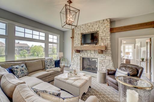 11 Crescent Lane, Saint Paul, MN 55127