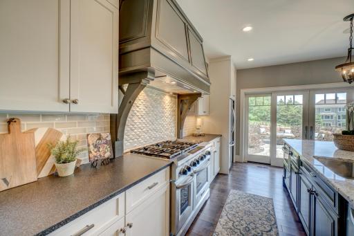 11 Crescent Lane, Saint Paul, MN 55127
