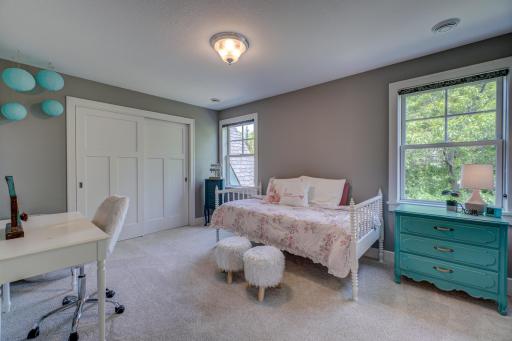 11 Crescent Lane, Saint Paul, MN 55127