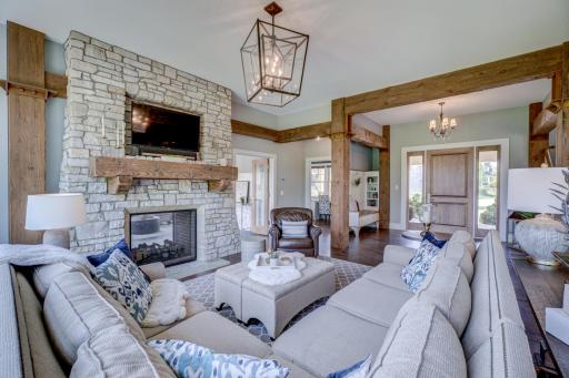 11 Crescent Lane, Saint Paul, MN 55127