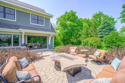11 Crescent Lane, Saint Paul, MN 55127