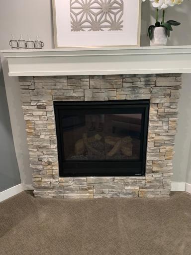 Corner Fireplace in Great Room - Mantle High Stone - Andes Summit