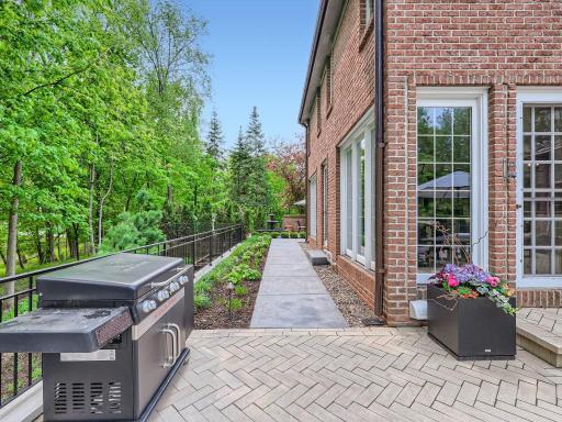 Walkway Grotto to back Patio