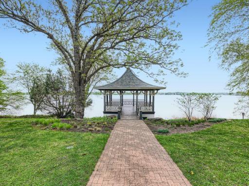 Noerenberg Memorial Gardens