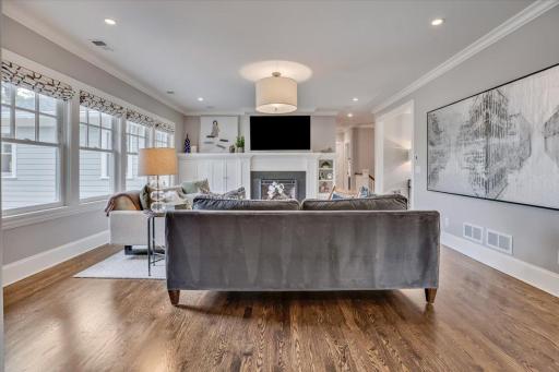 5232 Duncraig Road, Edina, MN 55436