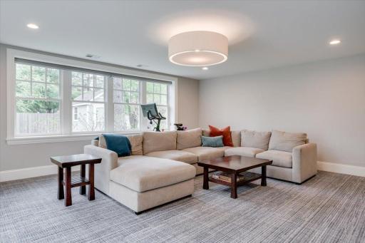 5232 Duncraig Road, Edina, MN 55436