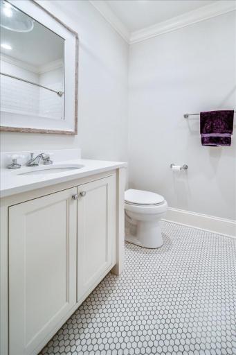 5232 Duncraig Road, Edina, MN 55436