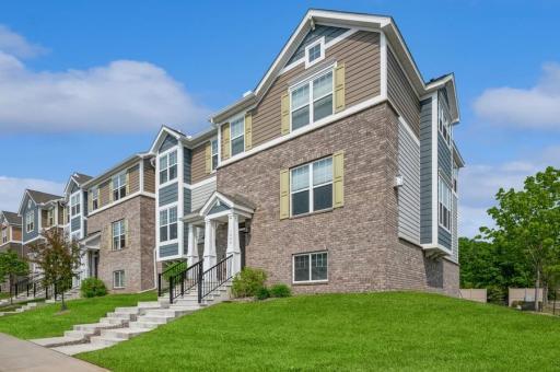 Welcome home to the Riverwalk community in Anoka! Simplify your life and have more time for the things that bring you joy with townhome living.