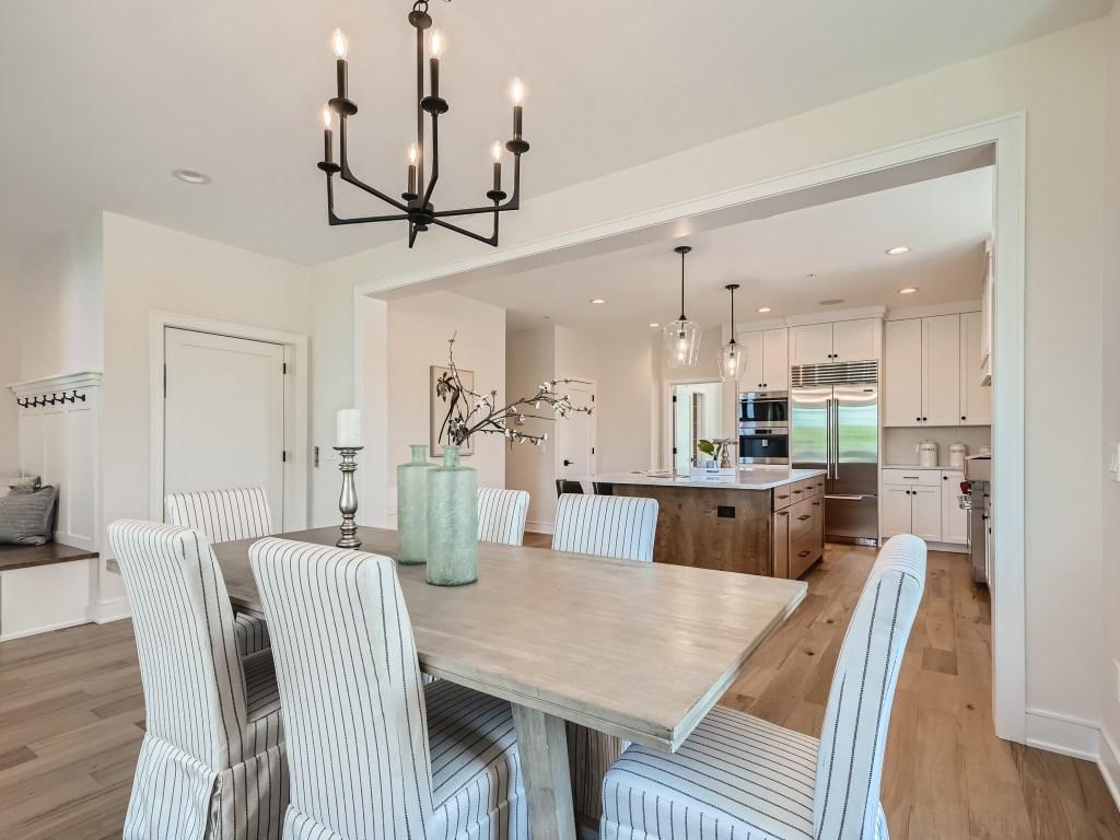07 Dining Room.jpg