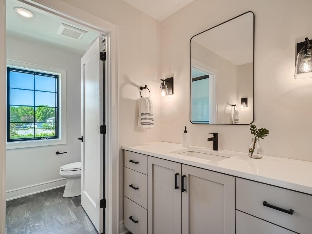 28 2nd Floor Bathroom.jpg