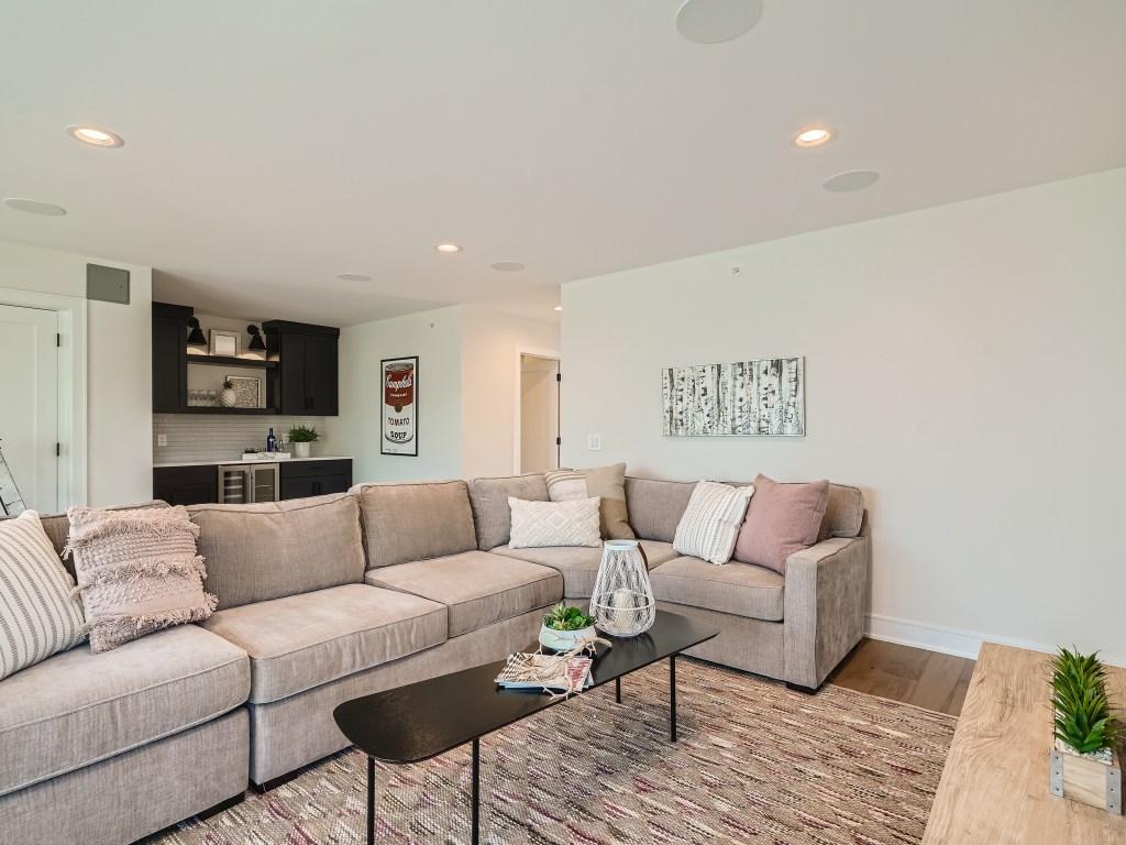34 2nd Floor Family Room.jpg