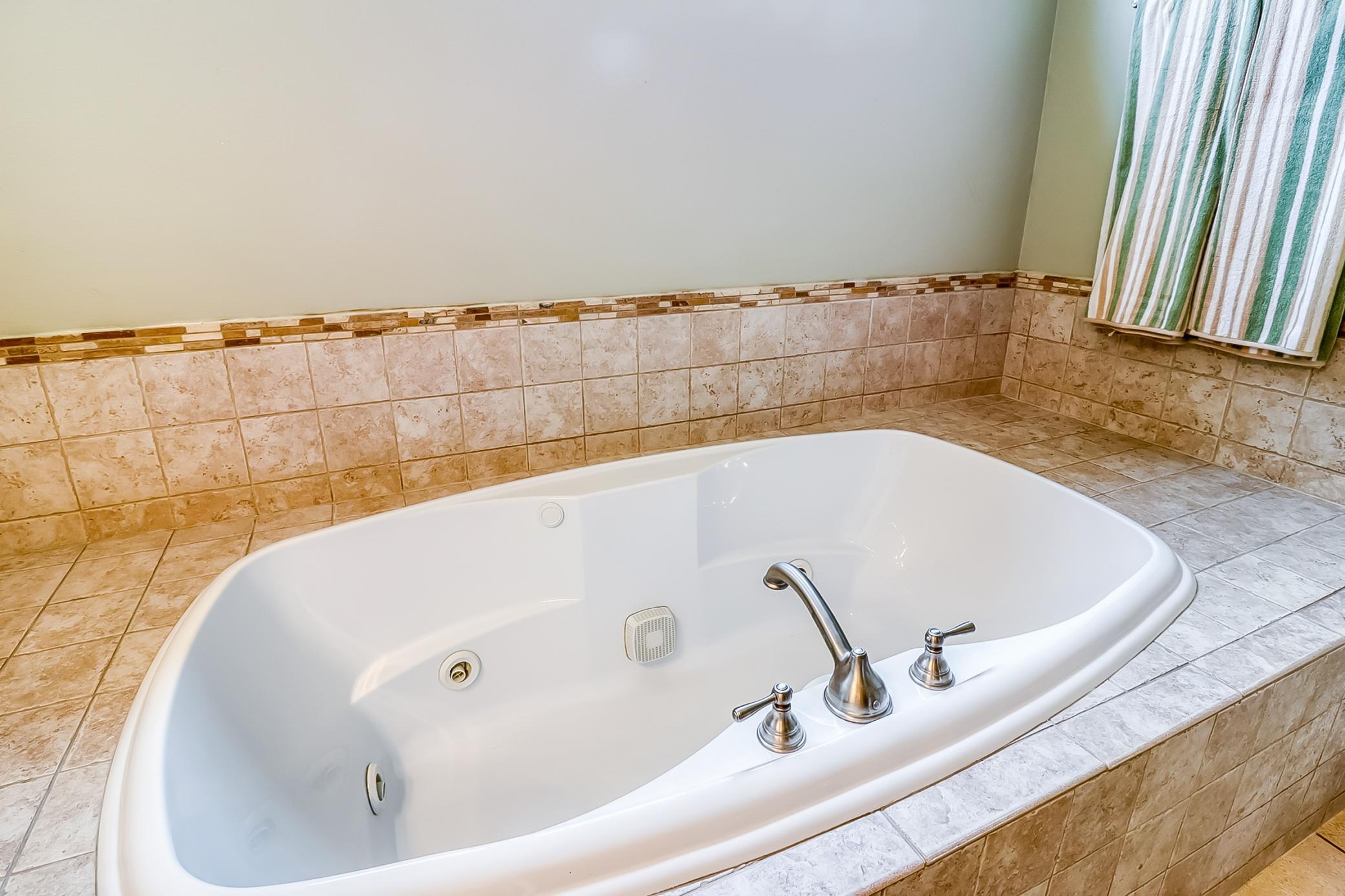 Primary Bathroom
Jetted tub!