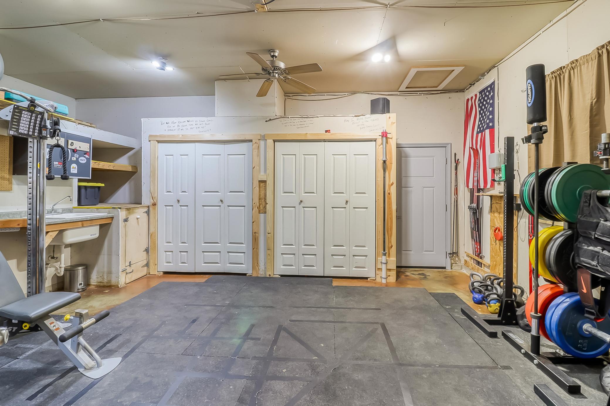 GarageRoom
