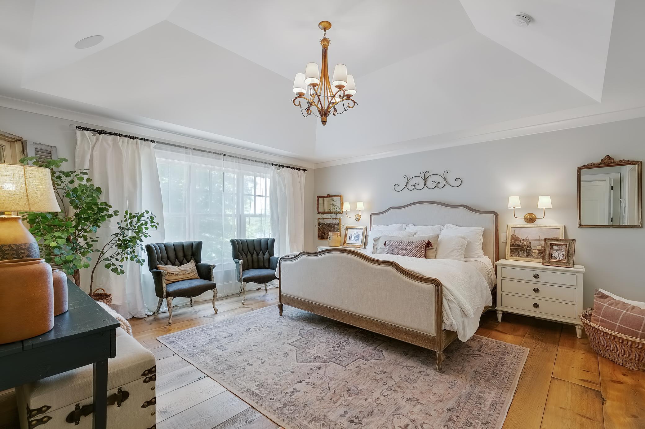 Primary Suite // Upper-Level