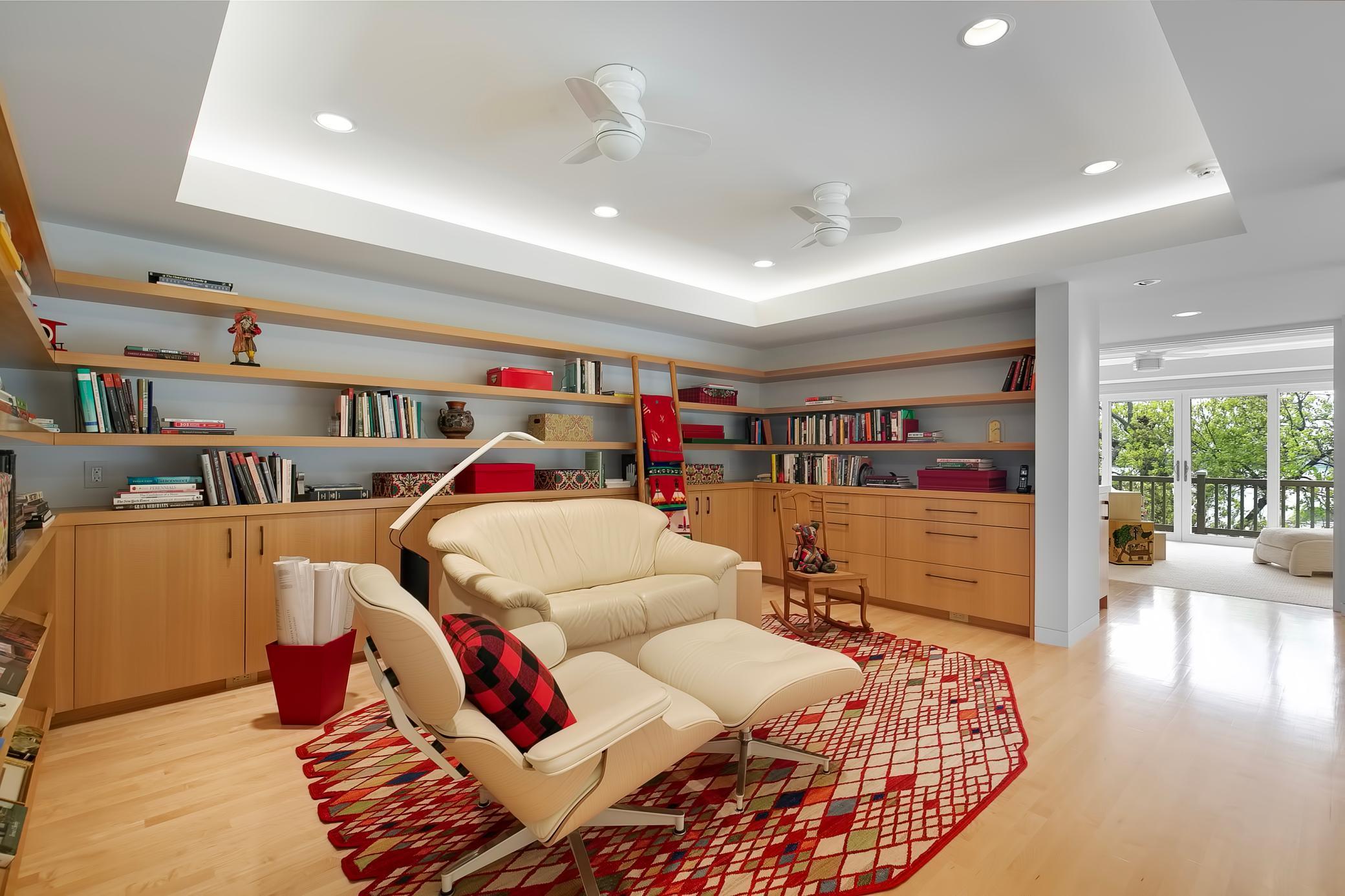 Upper-Level // Library