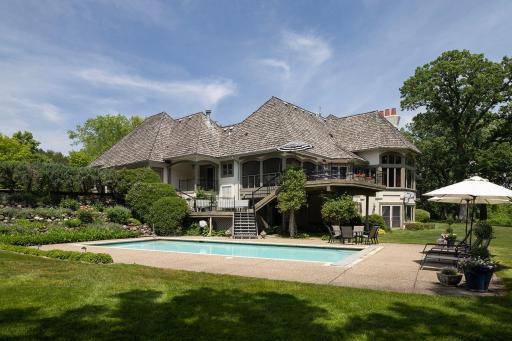 1000 Old Crystal Bay Road, Wayzata, MN 55391