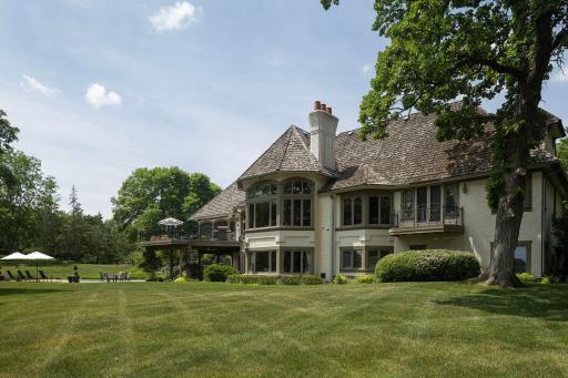 1000 Old Crystal Bay Road, Wayzata, MN 55391