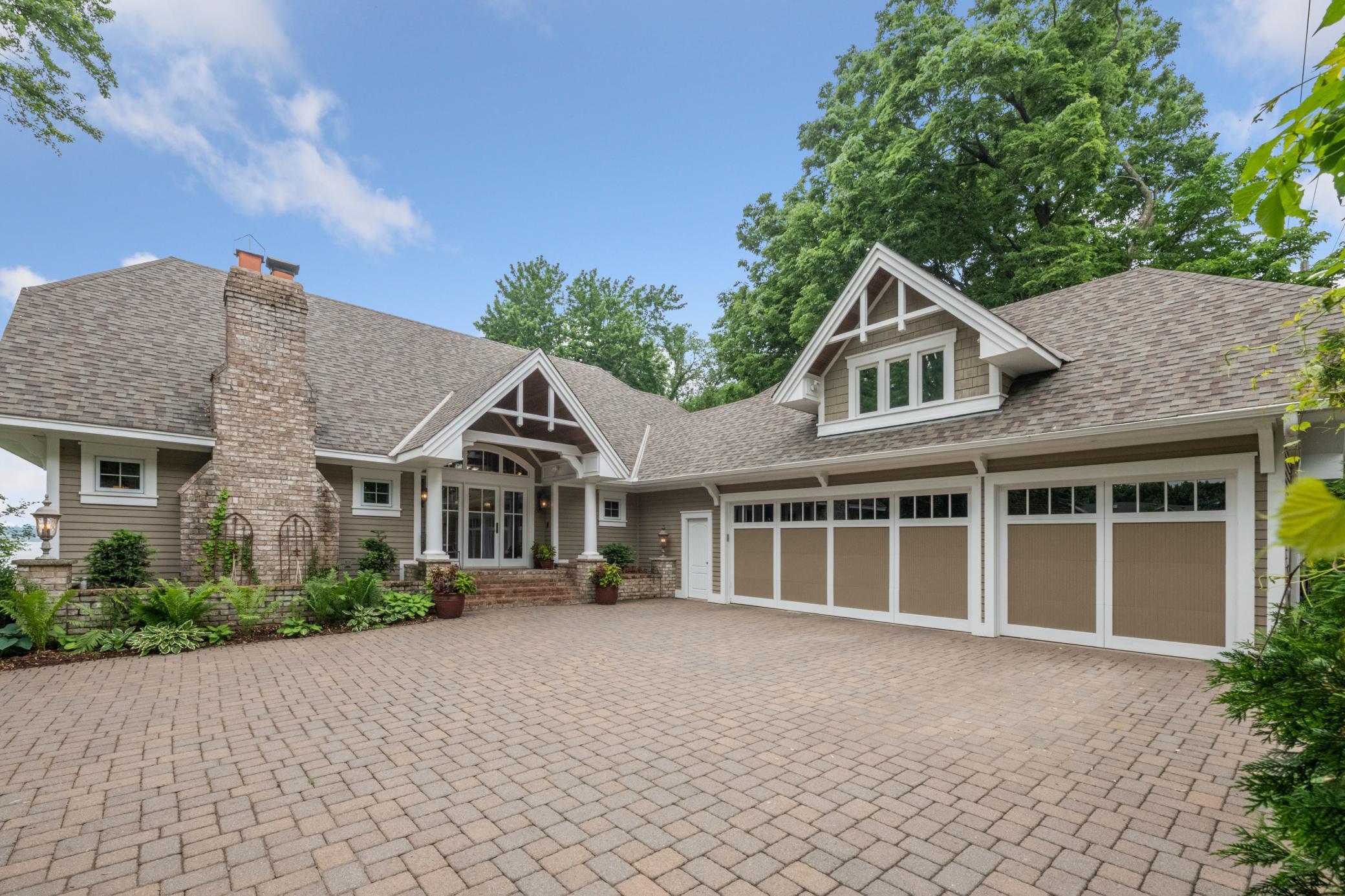 Welcome to 2661 Arcola Lane...