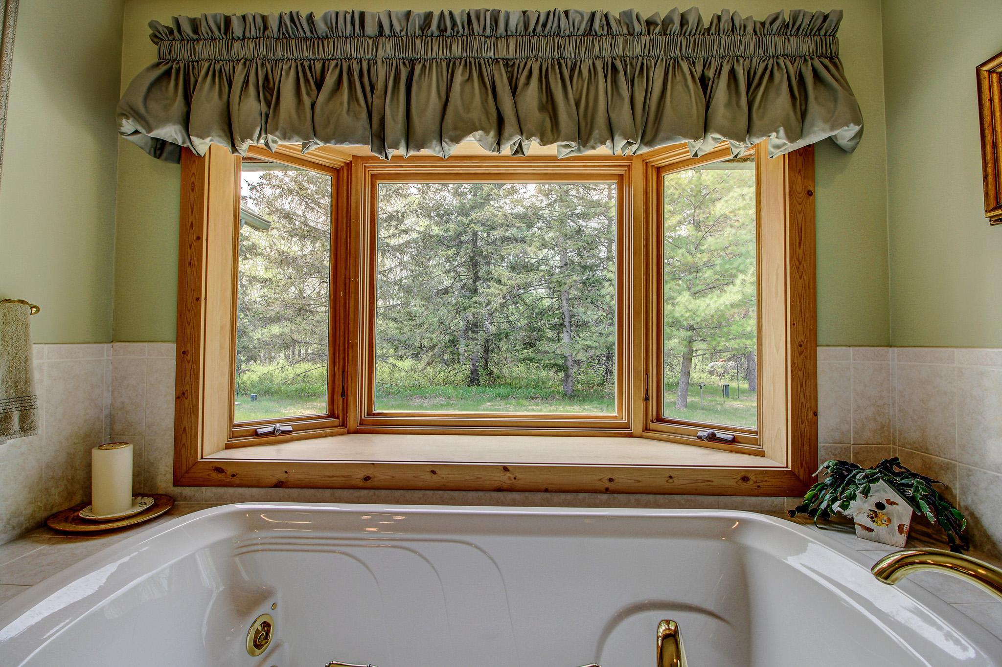 Primary Bath Jetted Tub.jpg