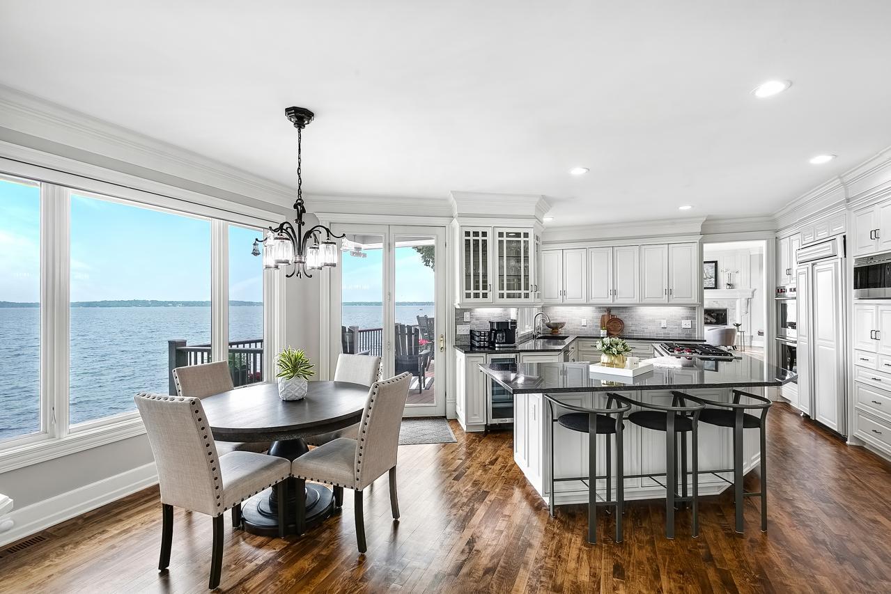 Kitchen With Eating Area.jpg