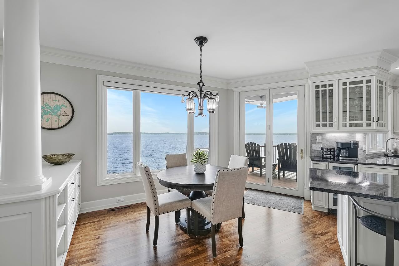 Eating Space Toward Deck.jpg