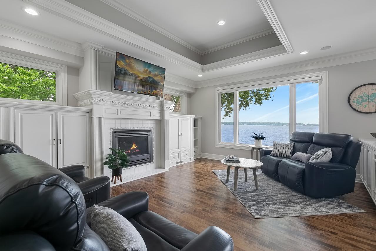 Entertaining Room With A View.jpg