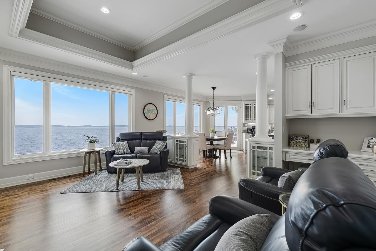 Entertaining Room Toward Deck.jpg