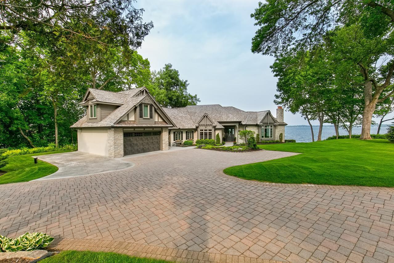 Drive Up Yard and Lake.jpg