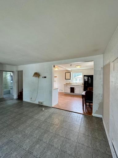 16 LR to Kitchen.jpeg