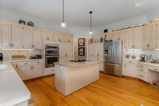 Plenty of storage and countertop space for entertaining family & friends