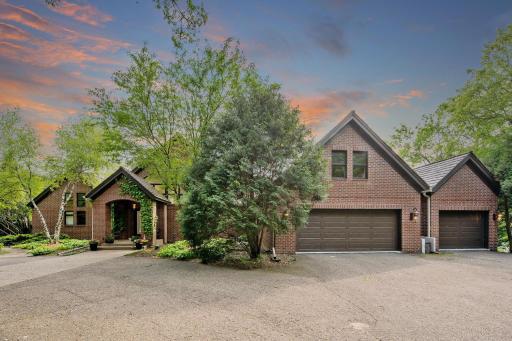 10 Gideons Point Road, Excelsior, MN 55331