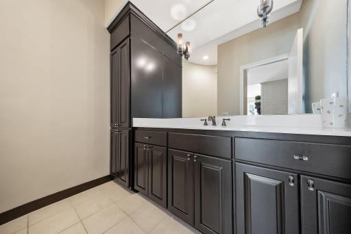 10 Gideons Point Road, Excelsior, MN 55331