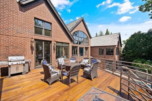 10 Gideons Point Road, Excelsior, MN 55331