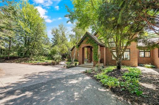 10 Gideons Point Road, Excelsior, MN 55331