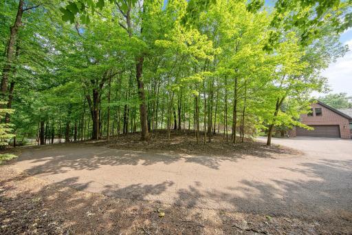 10 Gideons Point Road, Excelsior, MN 55331