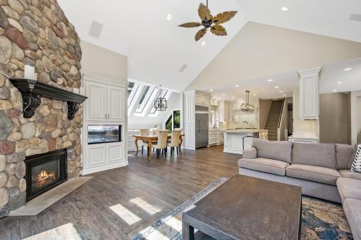 10 Gideons Point Road, Excelsior, MN 55331