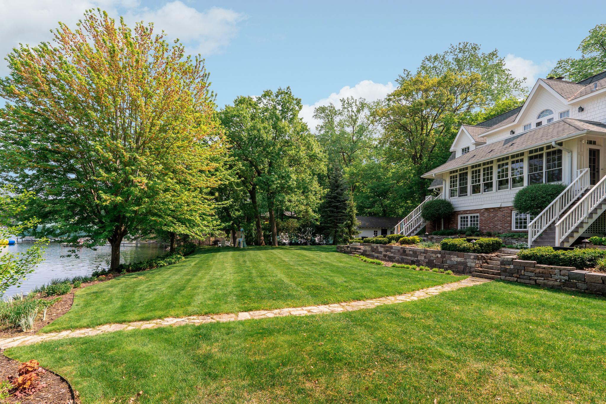 Expansive, Level St. Alban's Bay Lakeshore