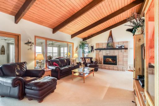 432 Shorewood Drive, Detroit Lakes, MN 56501