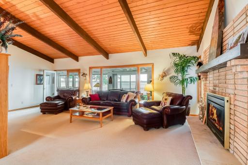432 Shorewood Drive, Detroit Lakes, MN 56501